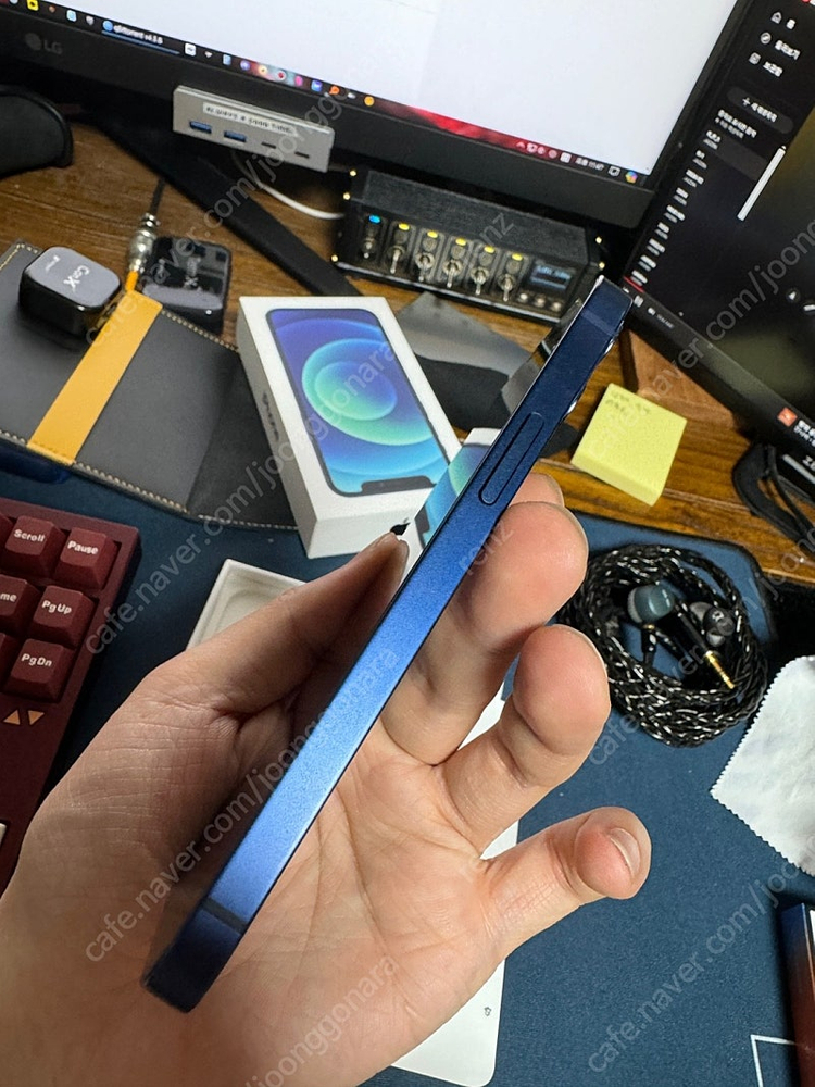 아이폰 12 미니 256기가 블루 판매합니다.--6