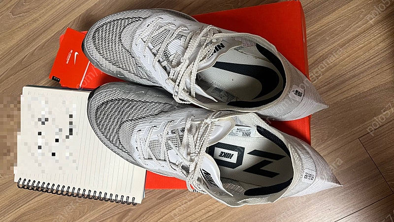 나이키줌x 베이퍼플라이 넥스트%2 화이트 메탈릭실버 280사이즈 팝니다. 이미지