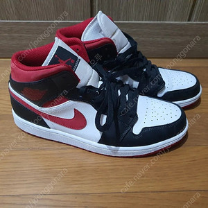 나이키 조던 1 미드 짐레드 275 사이즈