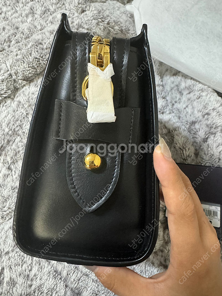 새상품) 프라다 사피아노 숄더백 팝니다--2