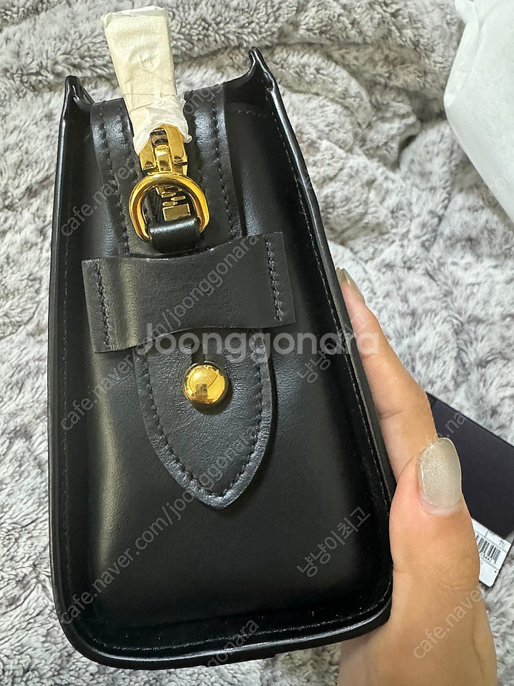 새상품) 프라다 사피아노 숄더백 팝니다--3