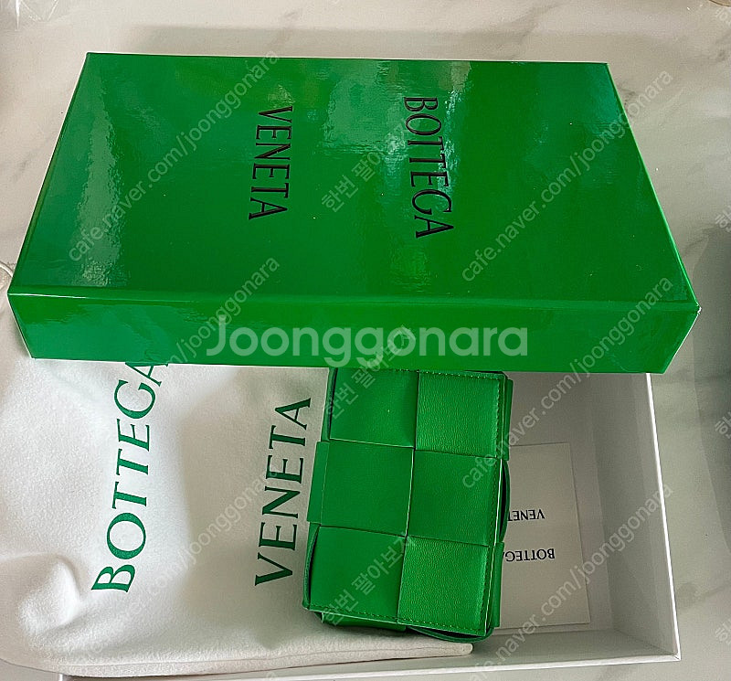 보테가베네타 미니 카세트백 패러킷 새상품--0