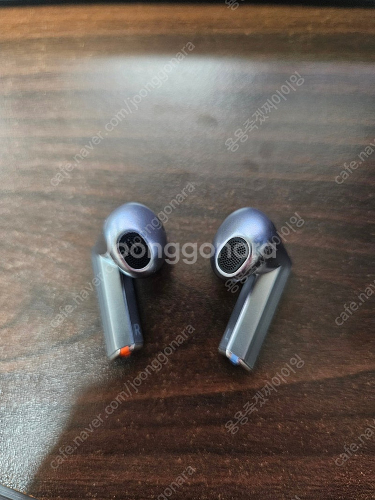 버즈3 실버 팝니다--1