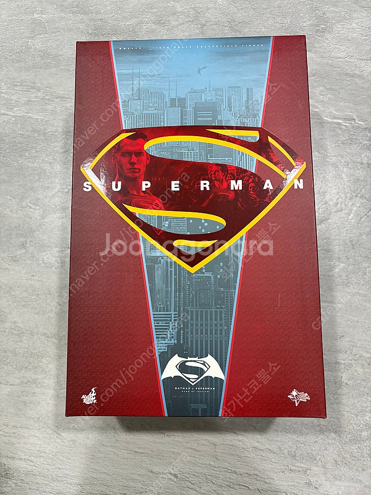 핫토이 BVS 슈퍼맨, 아머드배트맨 판매합니다.--0