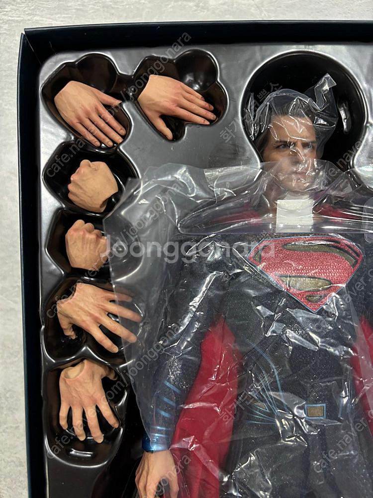 핫토이 BVS 슈퍼맨, 아머드배트맨 판매합니다.--6