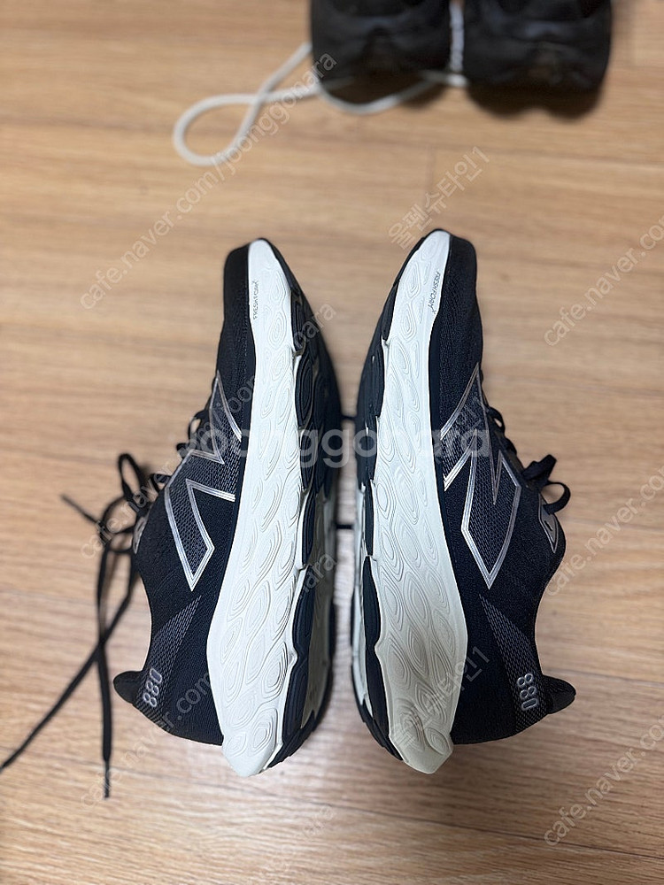 뉴발란스 프레쉬폼x 880 V14 270mm--1