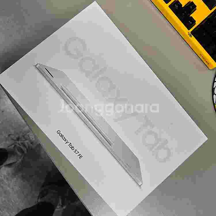 갤럭시 탭S7FE 미스틱 실버 64GB 미개봉 42만에...--0