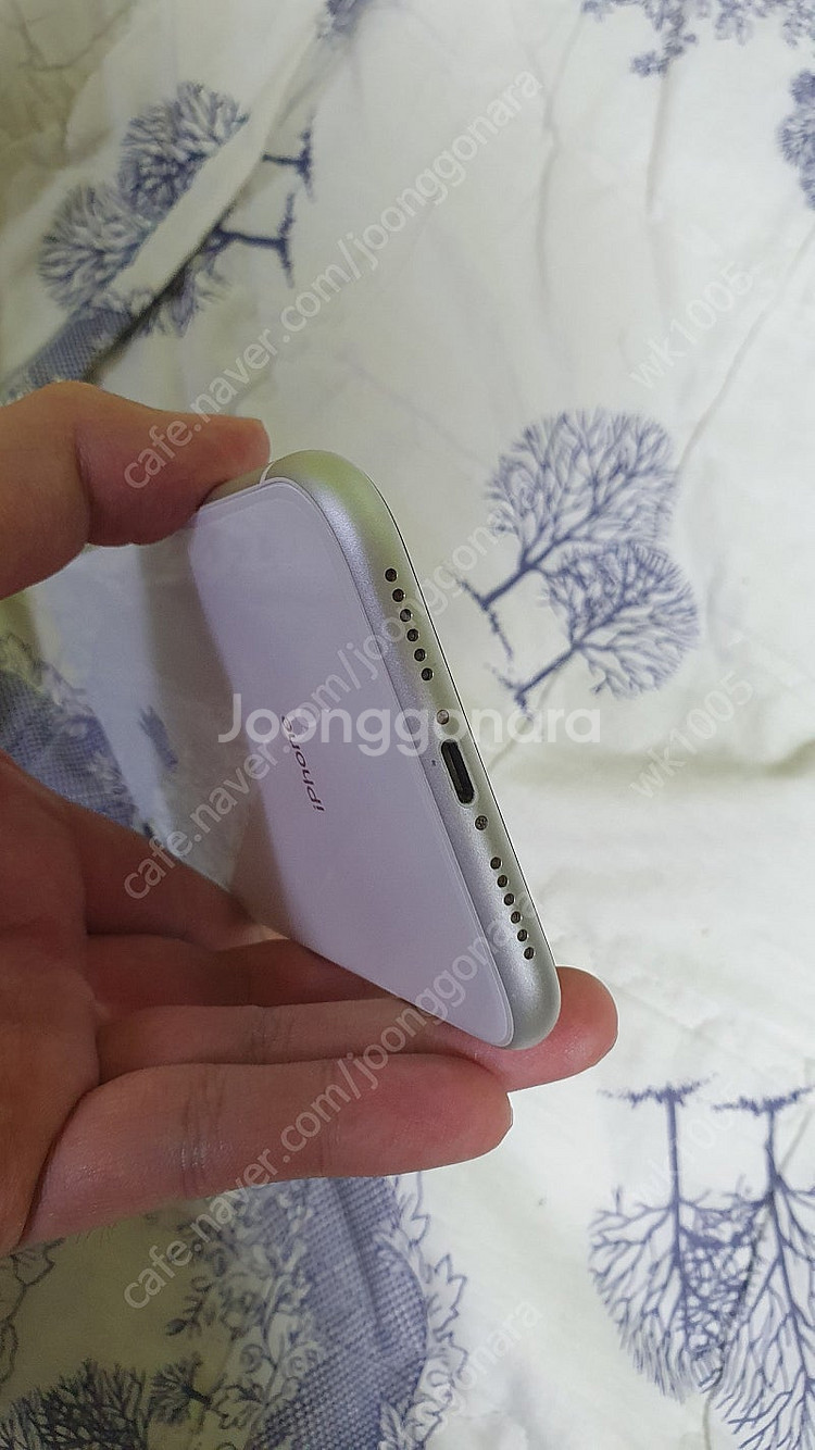 아이폰 xr 128gb 팝니다--5