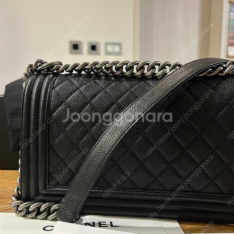샤넬 보이백 캐비어 미듐 빈티지 은장--1