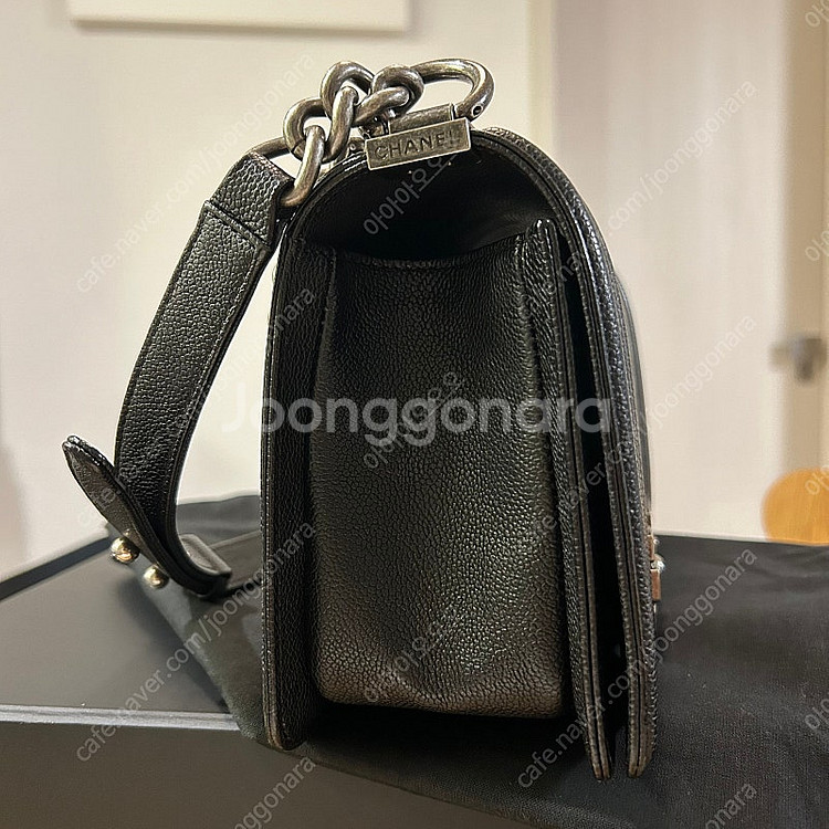 샤넬 보이백 캐비어 미듐 빈티지 은장--3