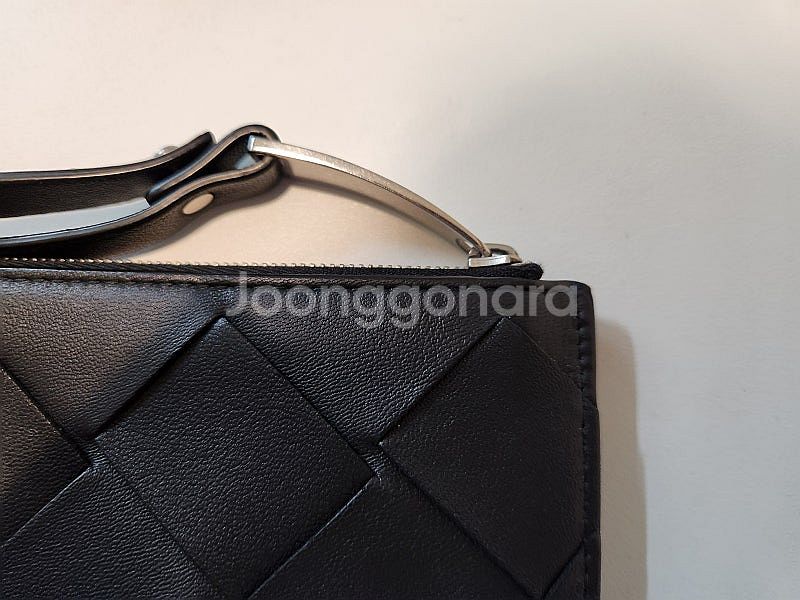 보테가베네타 클러치백 판매합니다.--5