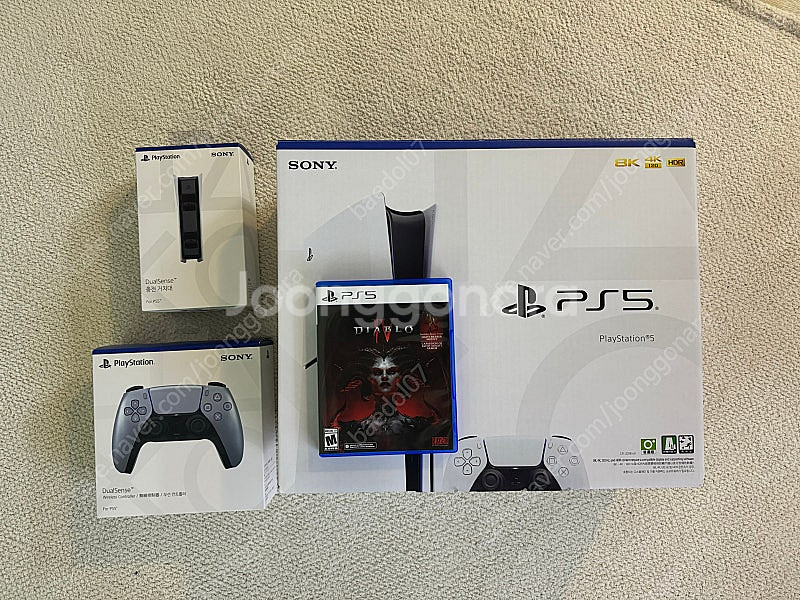 ps5슬림 디스크버전(컨트롤러,거치대,디아4) 팝니다--0