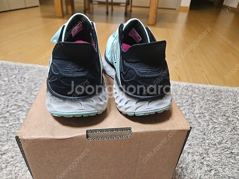 (판매)뉴발란스 러닝화 1080 v11 245mm 민트...--2