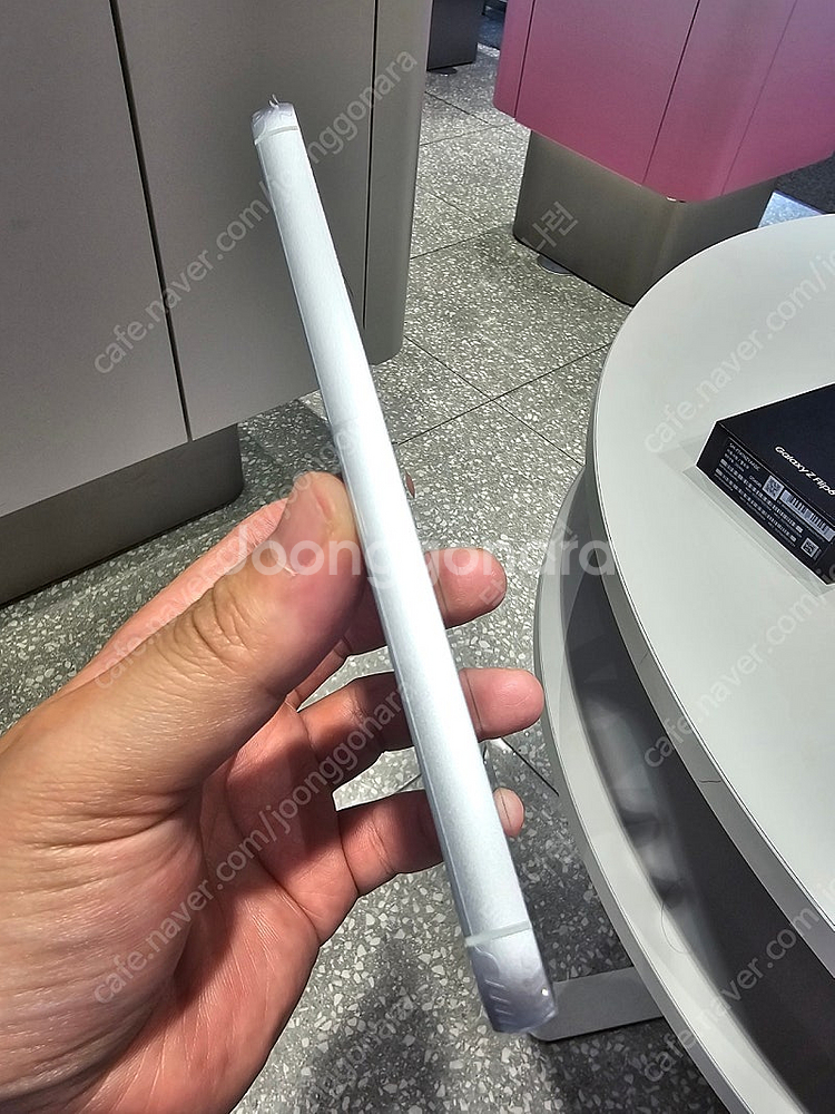 갤럭시S23FE (S711) 크림 256GB 판매합니다...--4