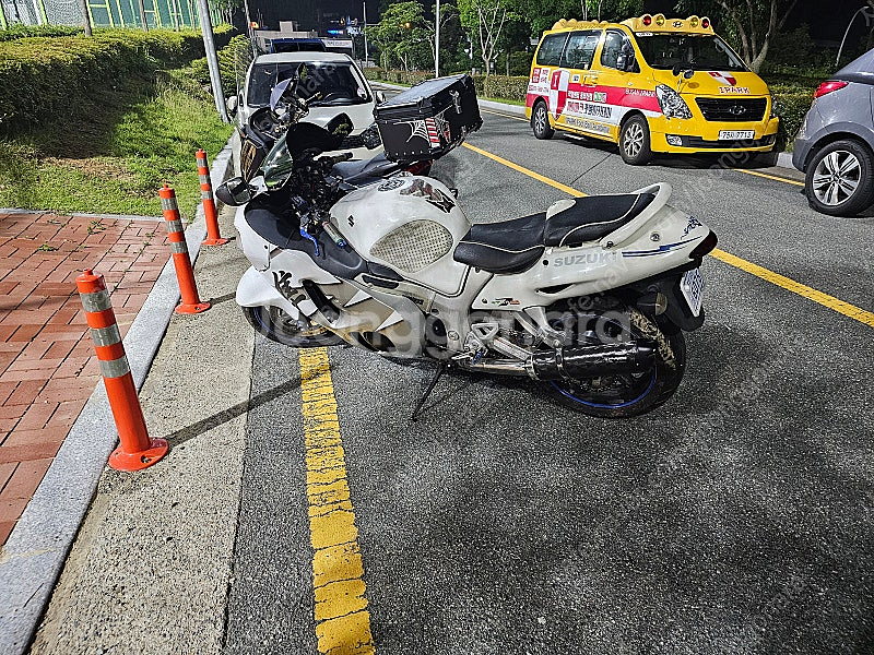 스즈키 하야부사 GSX1300R--0