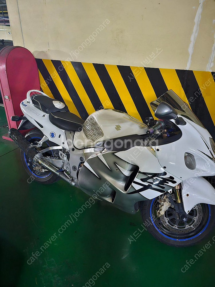 스즈키 하야부사 GSX1300R--4