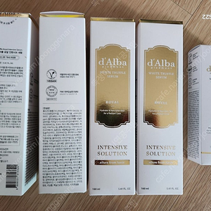 택포 7.5)달바 화이트 트러플 로얄 인텐시브 세럼 160ml 4개+선세럼 30ml 1개