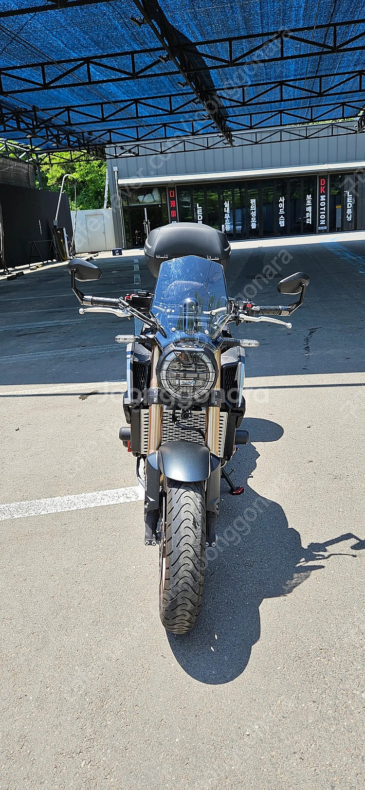 20년식 혼다 CB650R 판매합니다. 옵션 다수--2