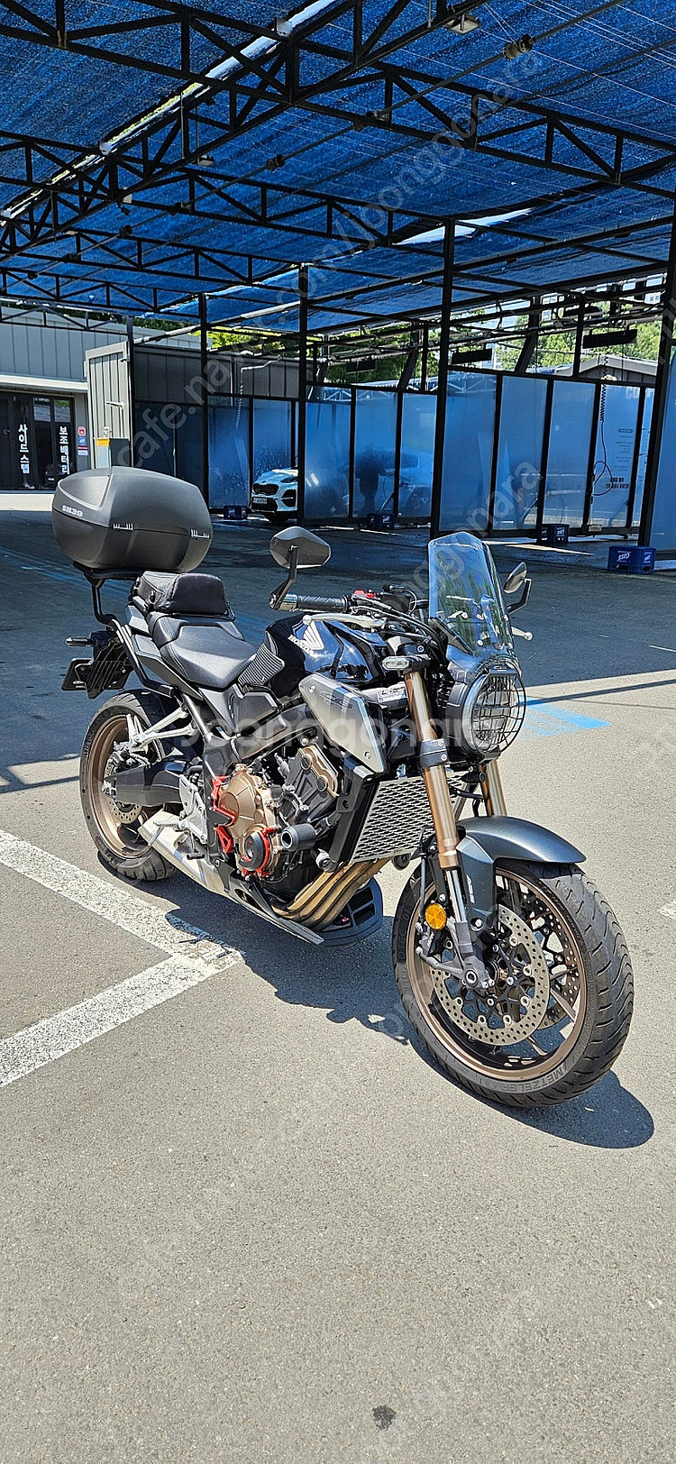 20년식 혼다 CB650R 판매합니다. 옵션 다수--4