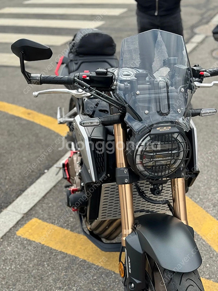 20년식 혼다 CB650R 판매합니다. 옵션 다수--9