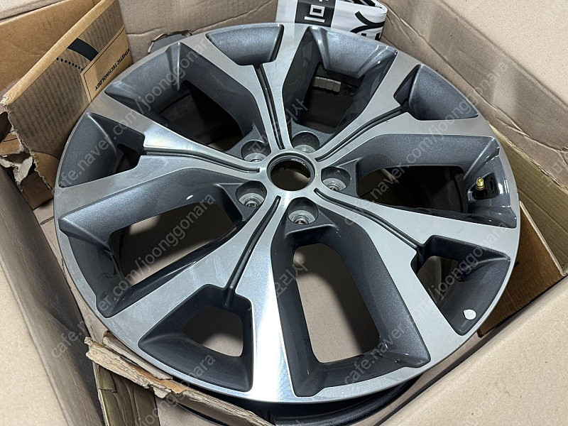 팰리세이드 쏘렌토 카니발 RV 추천 20인치 순정 휠--2