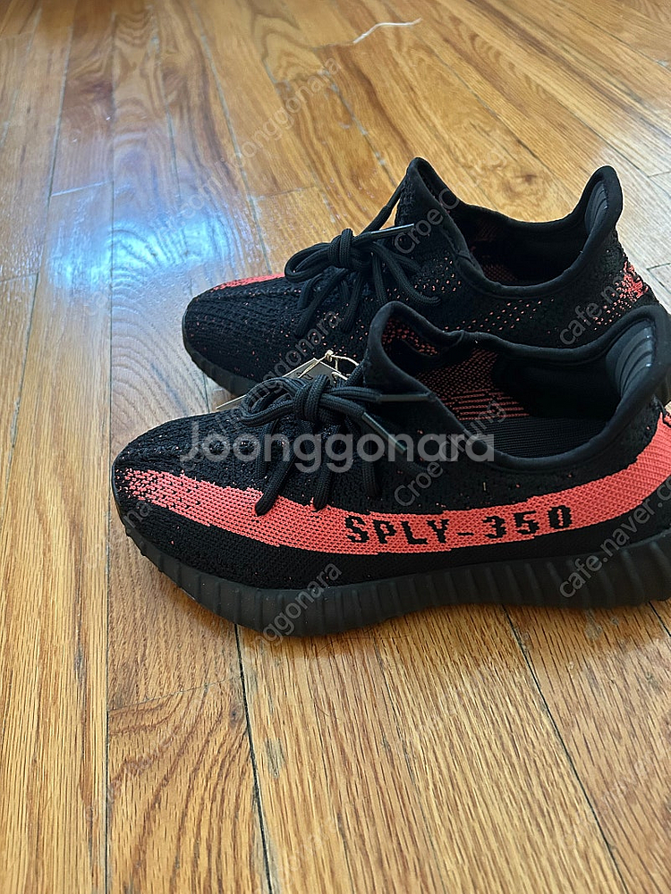 [25만원] 이지부스트 350 v2--0