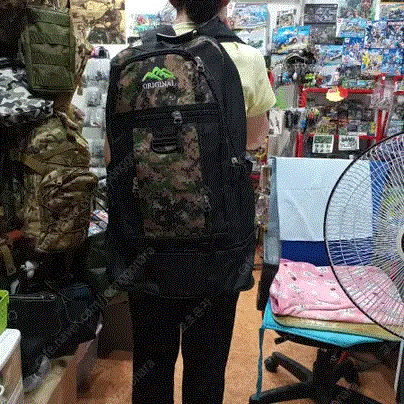 등산 캠핑 낚시사용하면에편리한 카모백팩 팝니다.--3