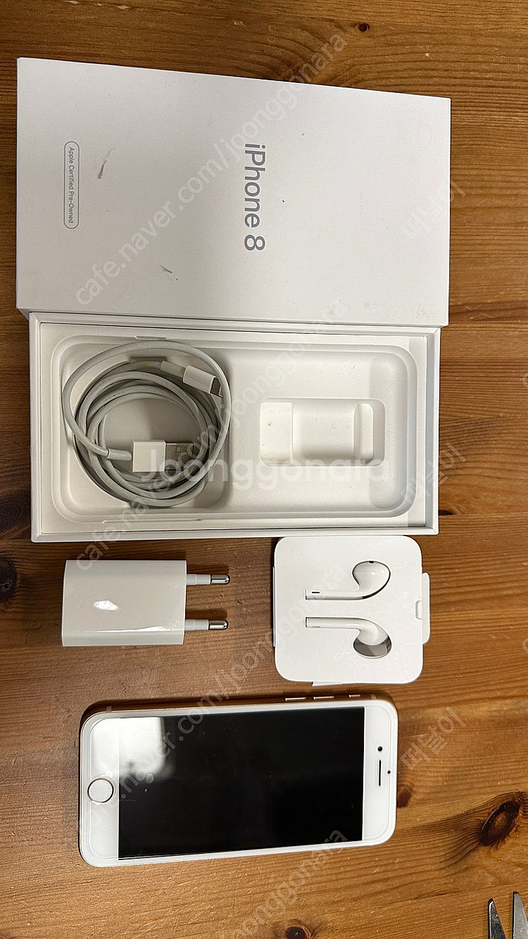 아이폰8 64GB 해외판--0