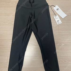 Alo yoga 알로 high-waist airlift capri 레깅스