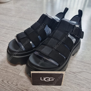 UGG 어그 코라 샌들 240