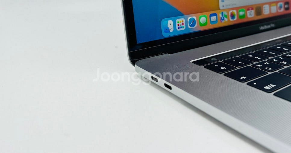 2019 맥북프로 15인치 I9/16GB/512GB 그...--3