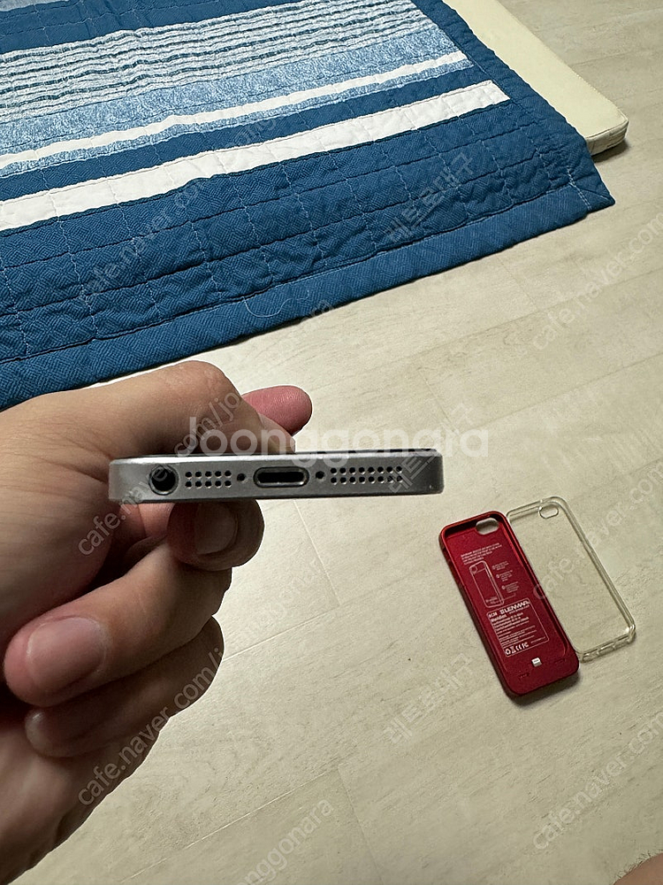 아이폰 se1 스그 64g 팝니다--5