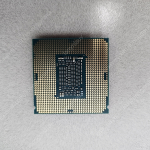 i7 8700k 순정품 노뚜따 단품판매합니다.