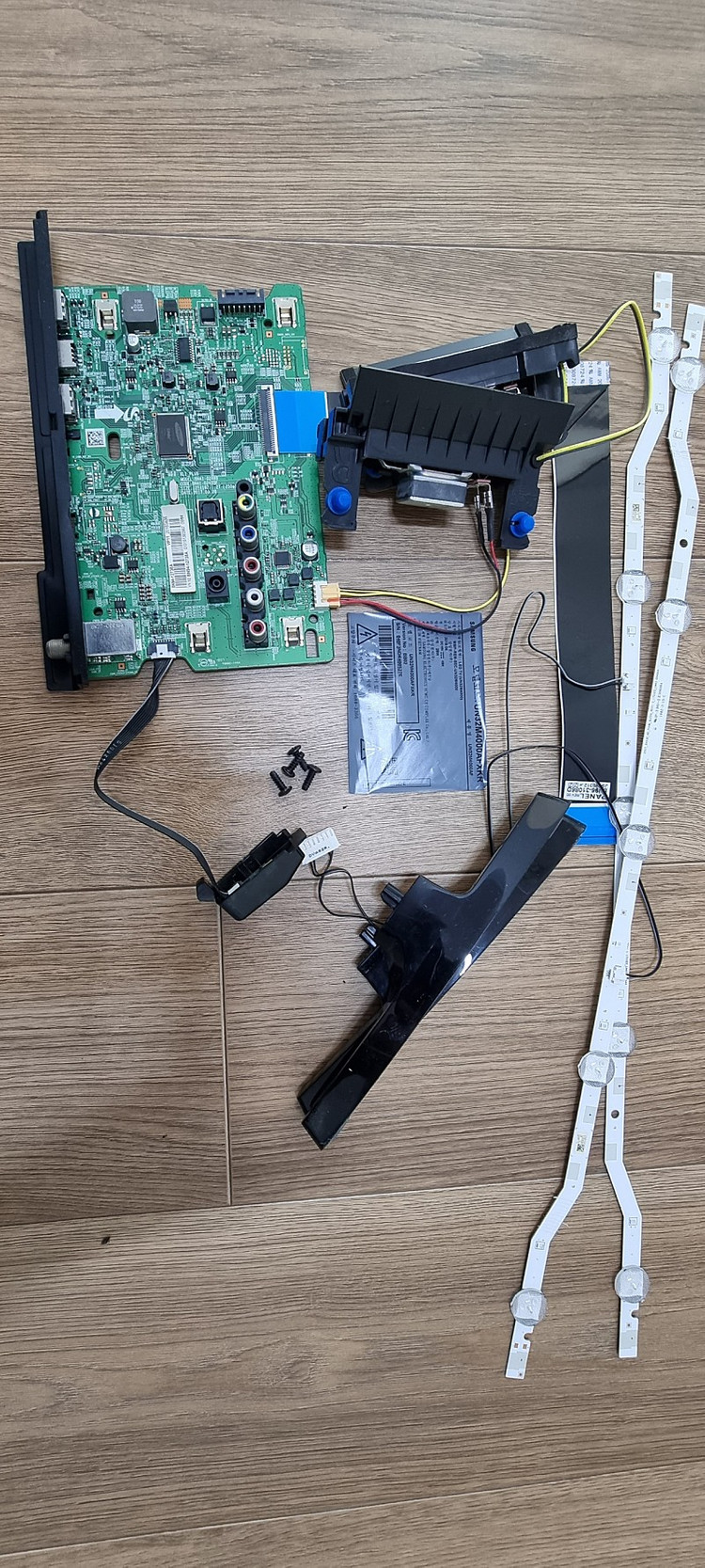 삼섬TV UN32M4000AFXKR 부품용 이미지