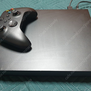 xbox one x 1TB 팝니다 (4세대 패드) 기어스4 , 어크오디세이 포함