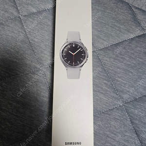 갤럭시 워치4 클래식 46mm LTE 자급제 + 악세사리 새거 일관판매합니다.