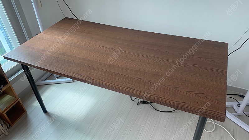 이케아 이도센 책상 (가로 1600에 세로 800 두께 3cm) + 이케아 올로브 다리 팝니다.