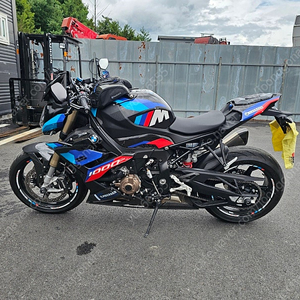 23년식 BMW S1000R (싱글알) 팝니다