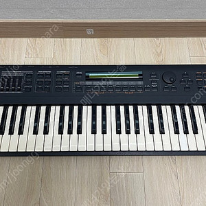 [판매] Roland XP-30 XP30 61키 신디사이저 팝니다 (페달 포함)