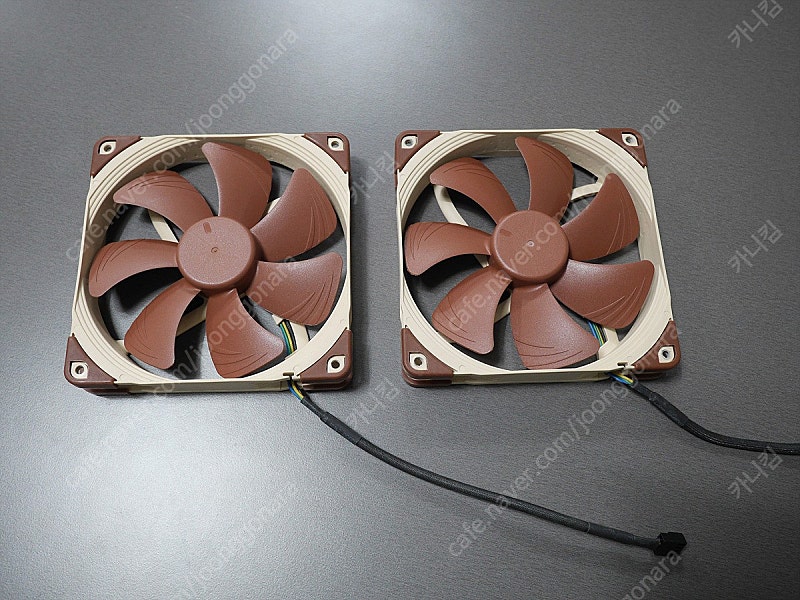 녹투아 Noctua NF-A14 PWM 팬 2개 일괄 판매합니다.