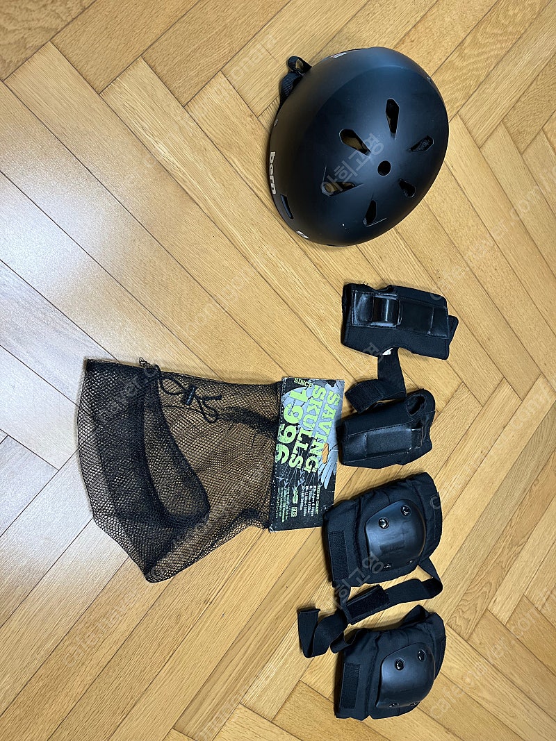 Bern 자전거 헬멧 + 보드 보호장비 보호대