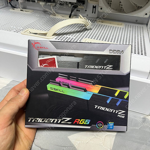 지스킬 트라이던트Z RGB DDR4 16GB (8*2)