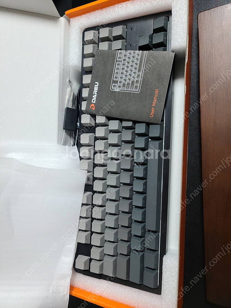 ek87pro 스모키블랙 측각 팝니다.--1
