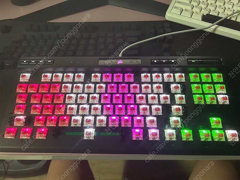 커세어 K70 RGB TKL 저소음 적축 팝니다~