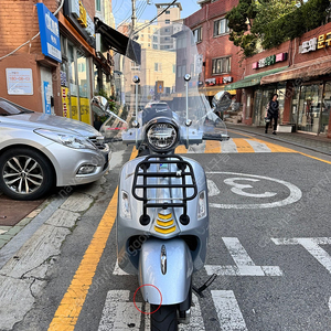 23년식 베스파 슈퍼테크 300cc 팝니다.