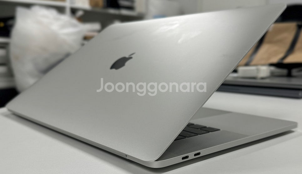 [애플]맥북프로 2019 15인치 i9/16GB/512GB--2