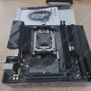 GIGABYTE A620I AX ITX 중고 보드 판매