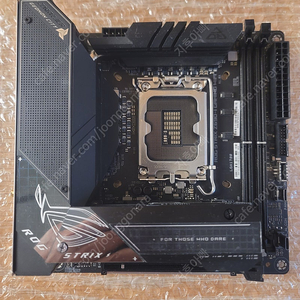 ASUS ROG Strix Z690-I ITX 중고 보드