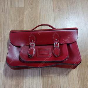 The Leather Satchel 더 레더 사첼 가방