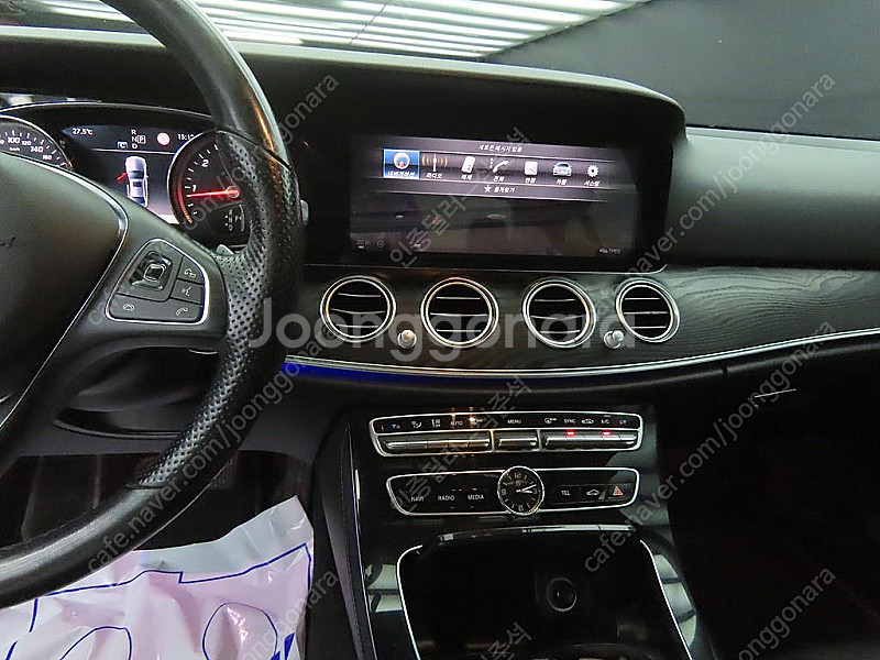 벤츠E-클래스 W213 E220d 4MATIC 아방가르...--9